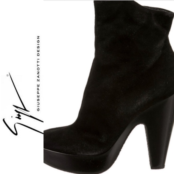 Giuseppe Zanotti Shoes - Giuseppe Zanotti Suede Ankle Booties